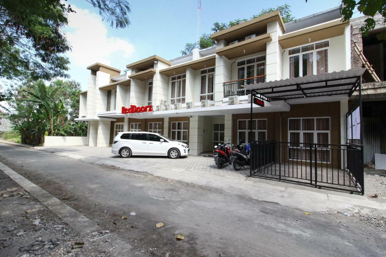 Reddoorz Near Jogja City Mall 3 Sleman (Yogyakarta) Exterior foto